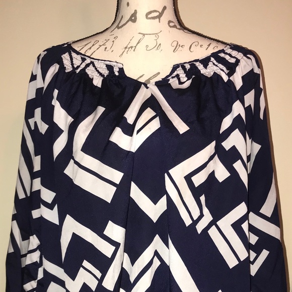 Old Navy Chevron Blouse sz XXL - Picture 2 of 5